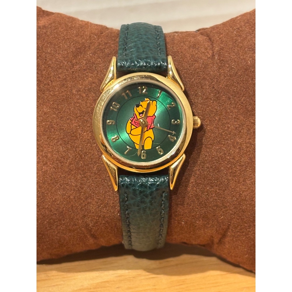 Disney Store Winnie the Pooh Vintage Watch Green Dial Gold Tone Leather DS-1061